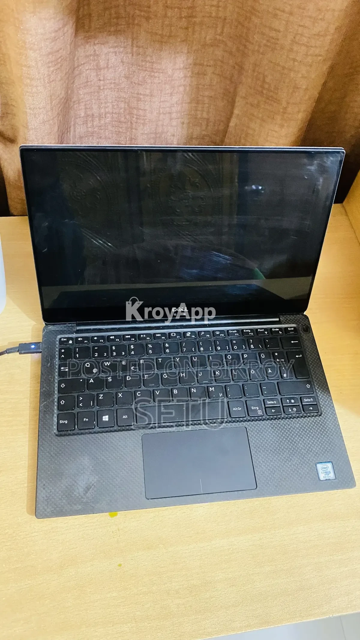 Title laptop Ad Details